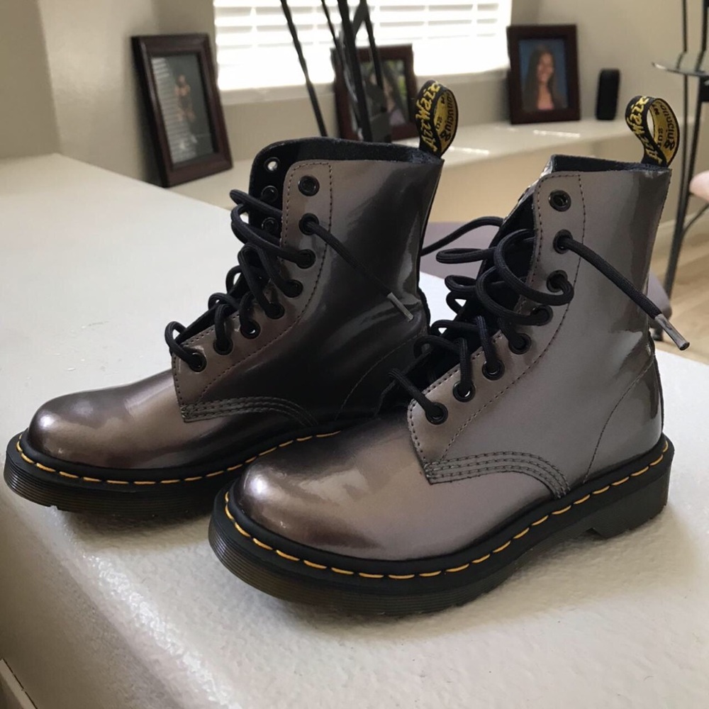 TheOriginal 14060 Smooth Leather Dr. Martens Vegan II 8-Eye Women's Boot